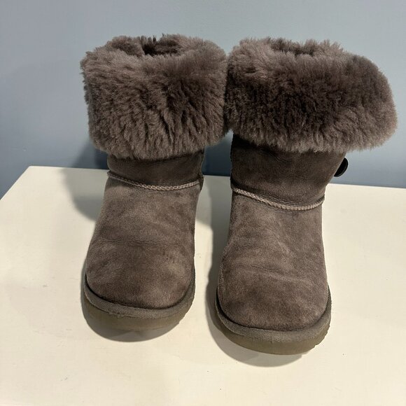 Women's UGG Classic Tall Bailey 3 button boots, Gray, Size 4 - Great Condition - Picture 3 of 5